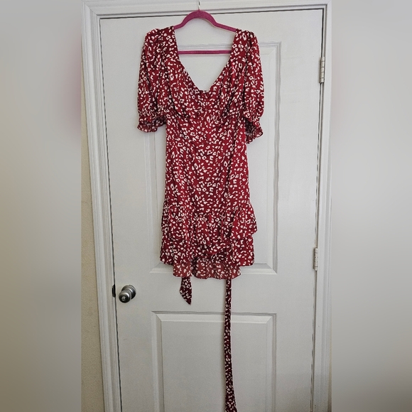Fashion to Figure Red and White (Animal Print) Mini Dress, Size 1 (14-16) - Picture 1 of 9